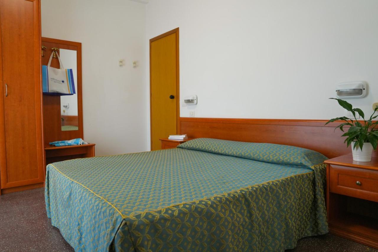 Hotel International Gabicce Mare Exterior photo